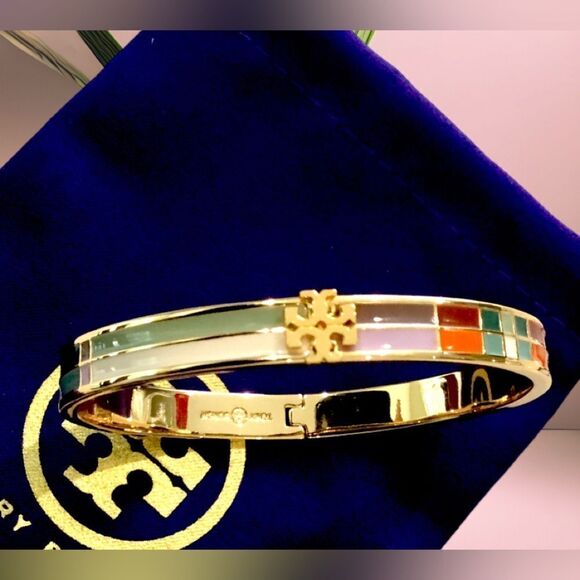 TORY BURCH MULTICOLORED LACQUERED ENAMEL LOGO BRACELET - Picture 4 of 7